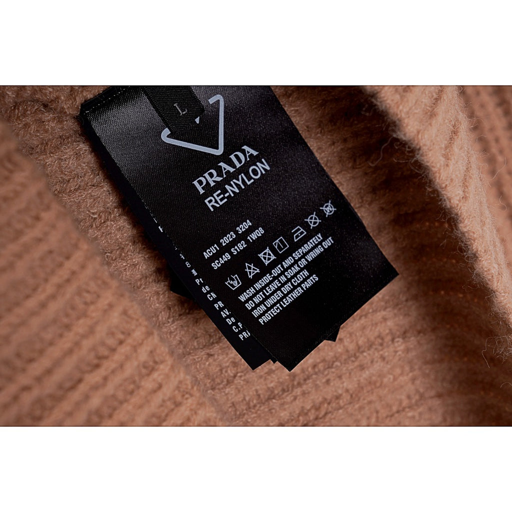 Prada 22FW Coarse Stitched Wool Cardigan (Khaki)